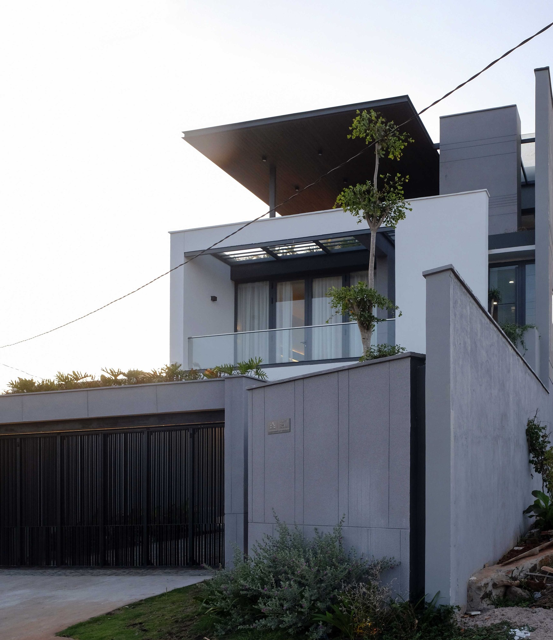 mat-tien-nha-pho-2-tang-thiet-ke-hien-dai